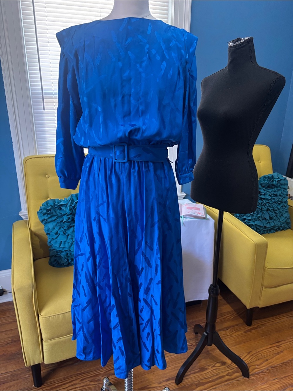 Classic Blue Belted Midi Dress  size 8 has pull in the front of the dress size 8
